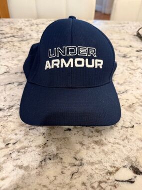 Under Armour Navy Blue Embroidered Logo Cap. Like new